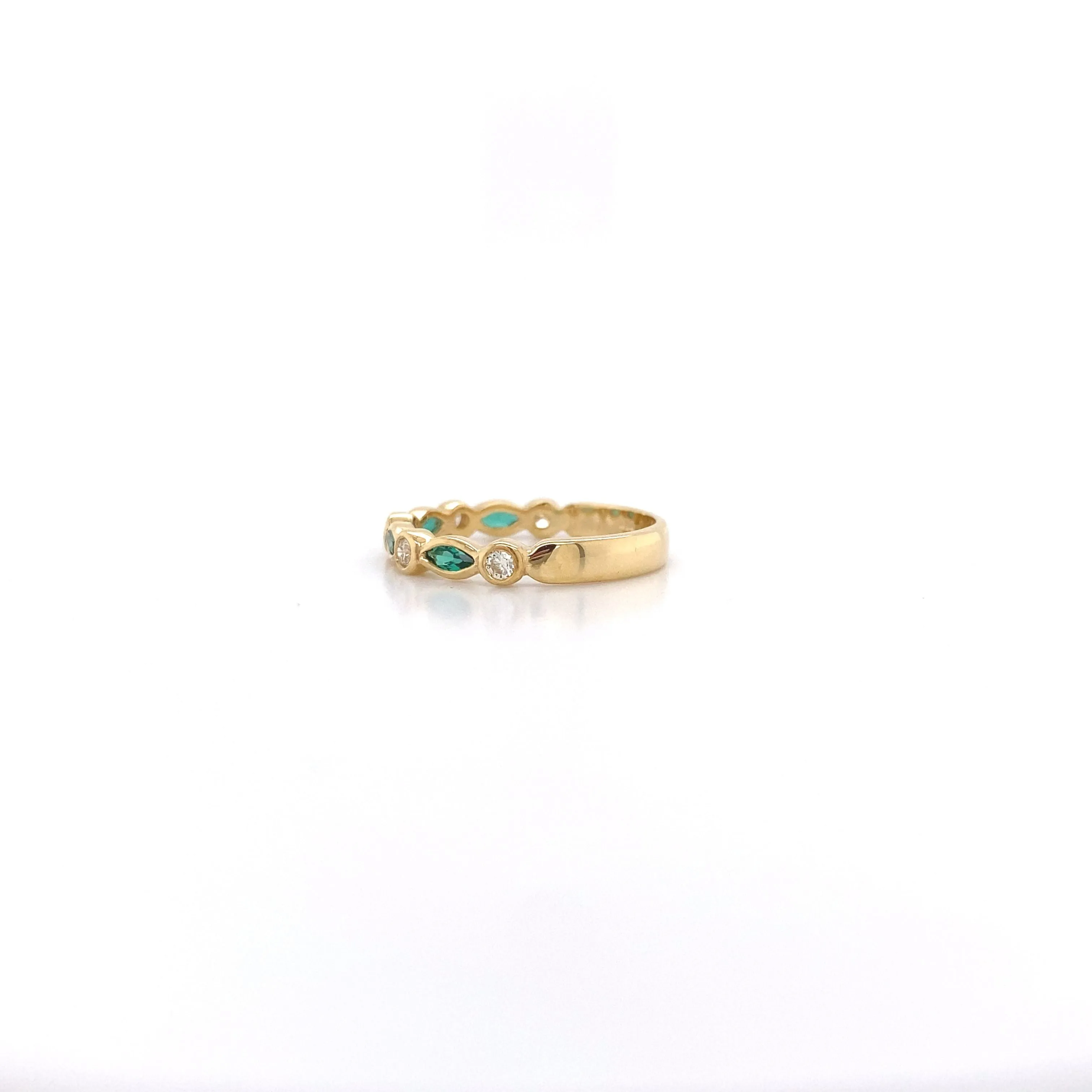 9ct Yellow Gold Emerald & Diamond Ring