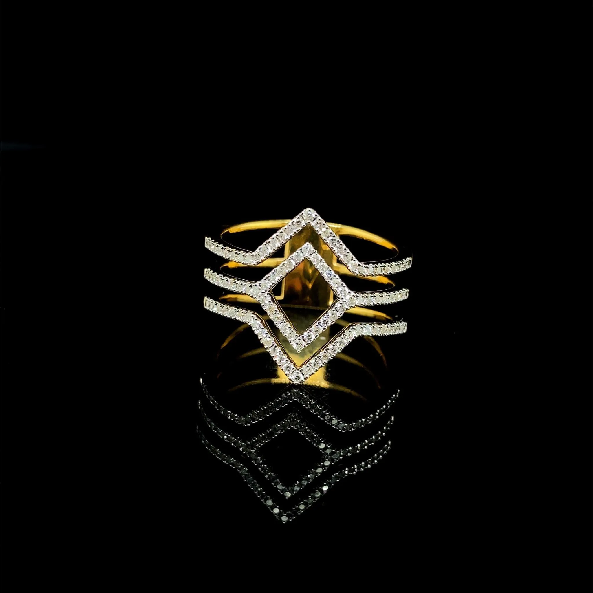 #LVNA2024 | Golden Concentric Diamond Ring 18kt