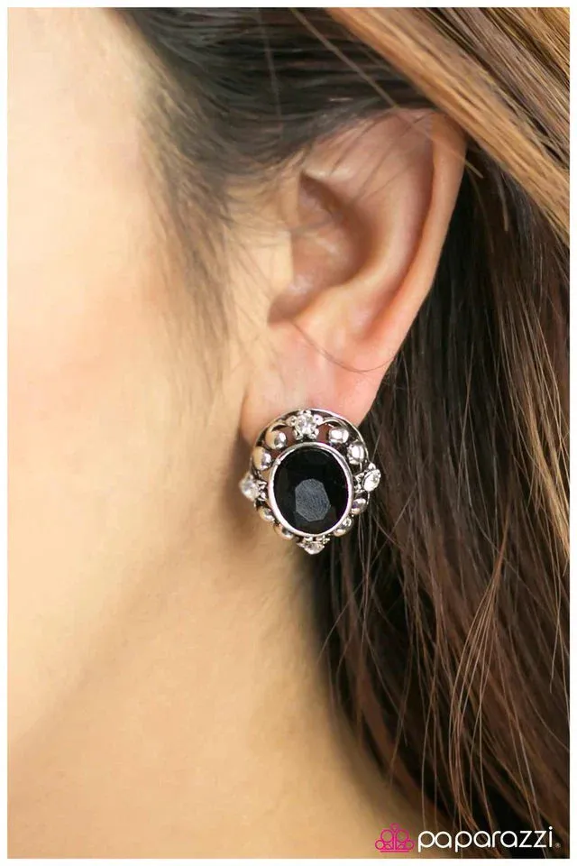 Paparazzi Earring ~ Isnt She Dashing - Black