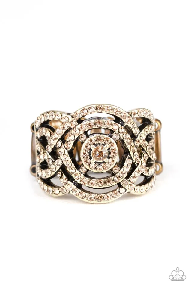 Paparazzi Ring ~ COUNTESS To Ten - Brass