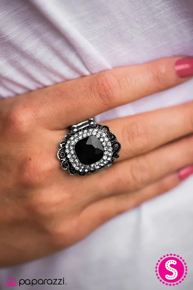 Paparazzi Ring ~ REGALLY Speaking - Black